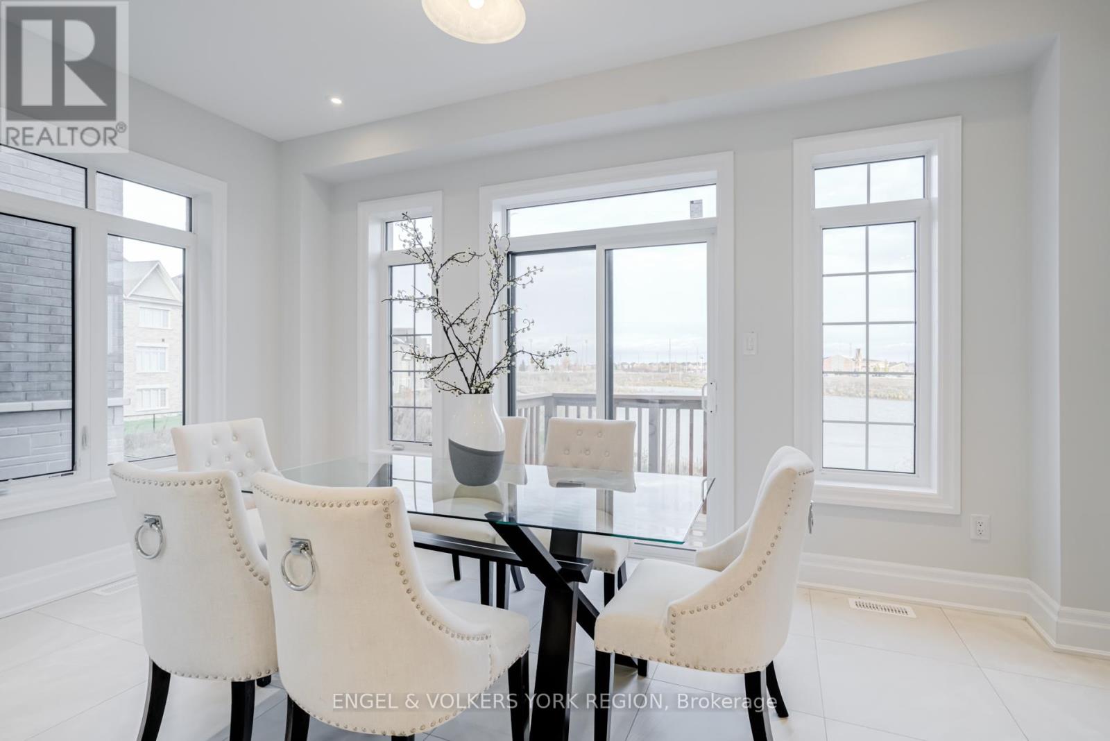 10 Keyworth Crescent, Brampton, Ontario  L6R 4G3 - Photo 18 - W12556800