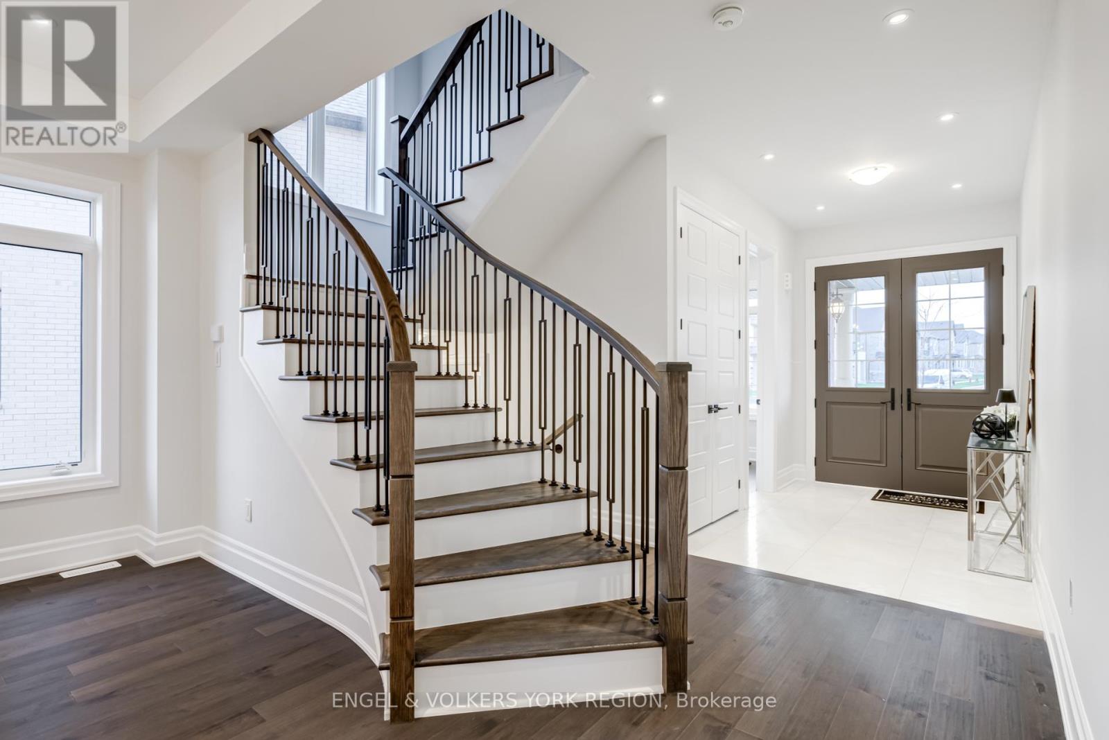 10 Keyworth Crescent, Brampton, Ontario  L6R 4G3 - Photo 21 - W12556800