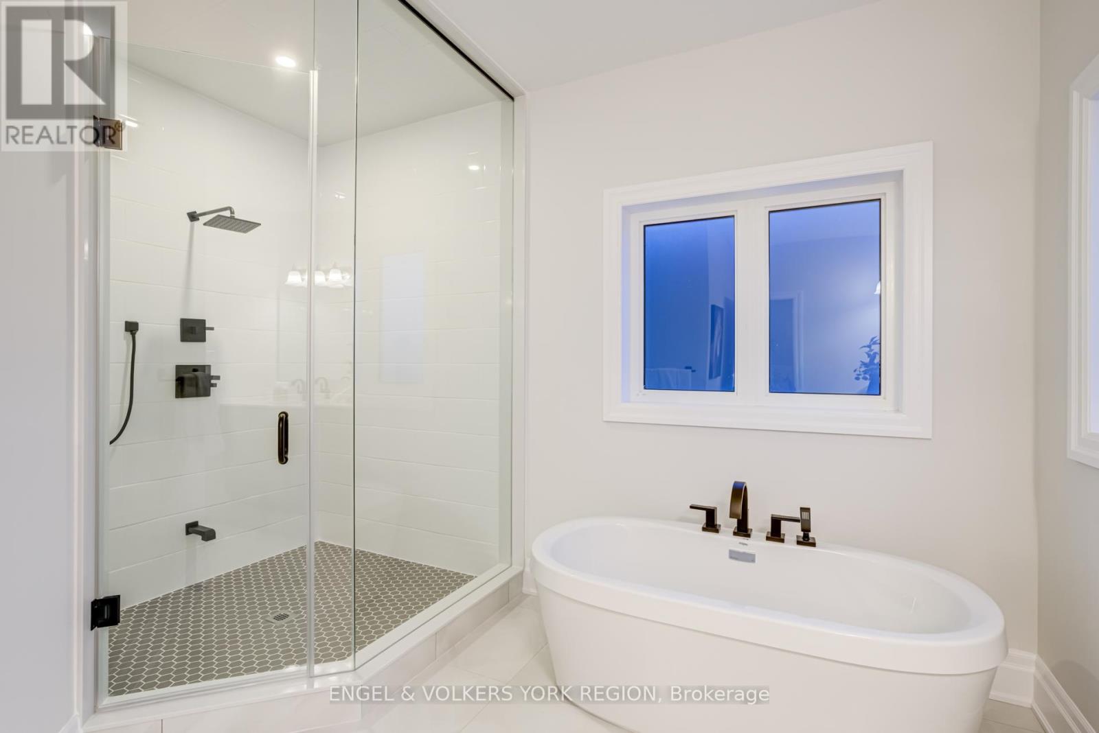 10 Keyworth Crescent, Brampton, Ontario  L6R 4G3 - Photo 25 - W12556800