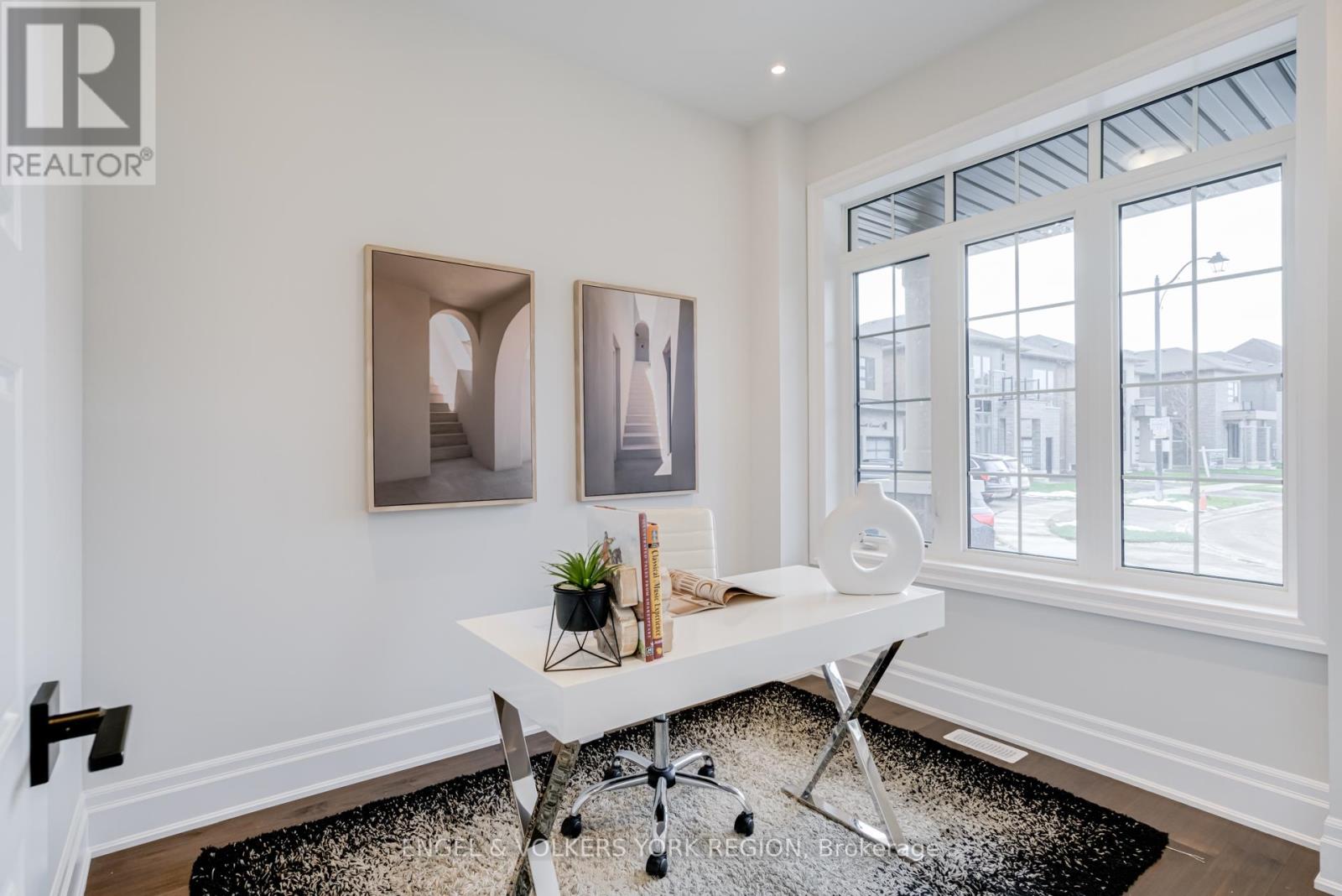 10 Keyworth Crescent, Brampton, Ontario  L6R 4G3 - Photo 9 - W12556800