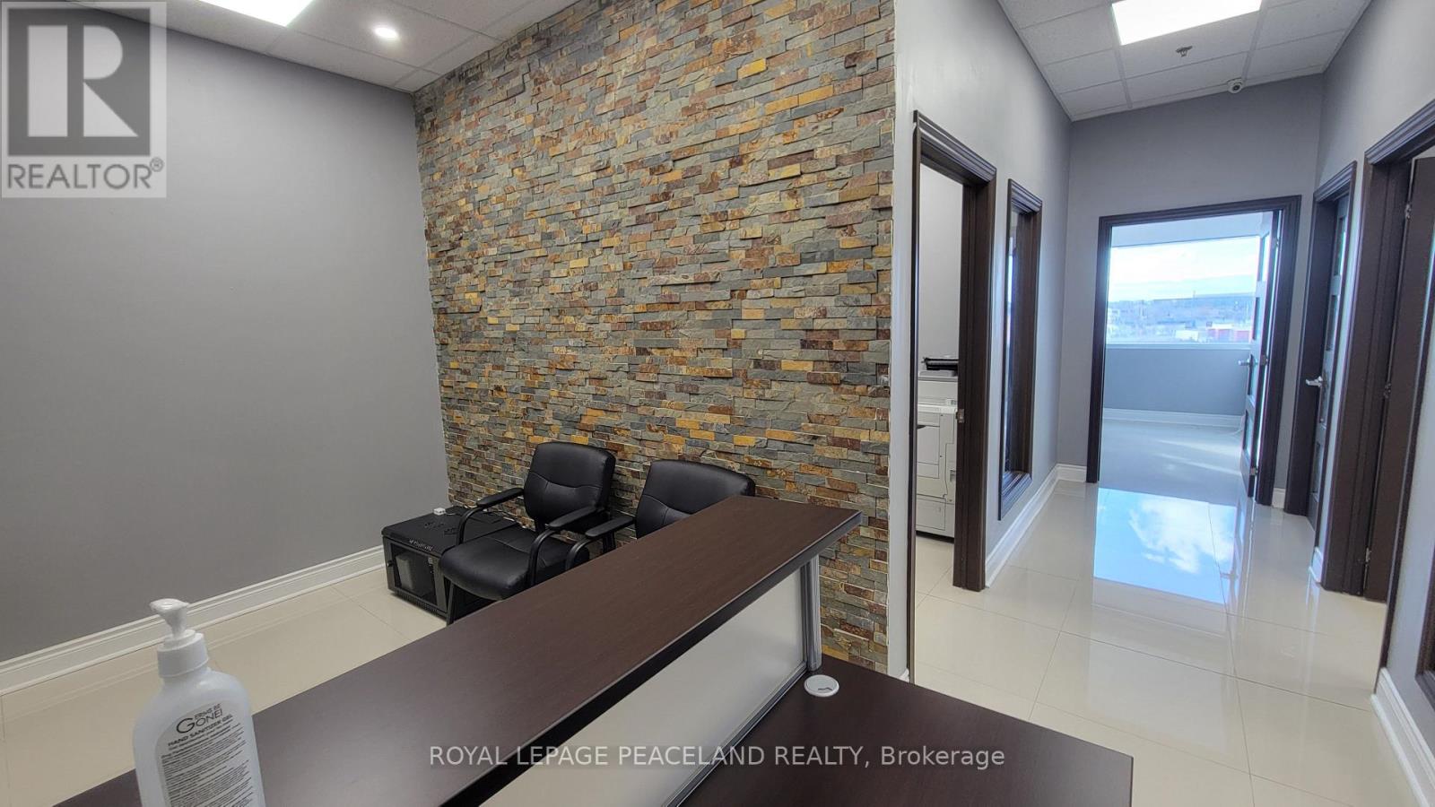 407 - 218 Export Boulevard, Mississauga, Ontario  L5S 1Y4 - Photo 15 - W12556806