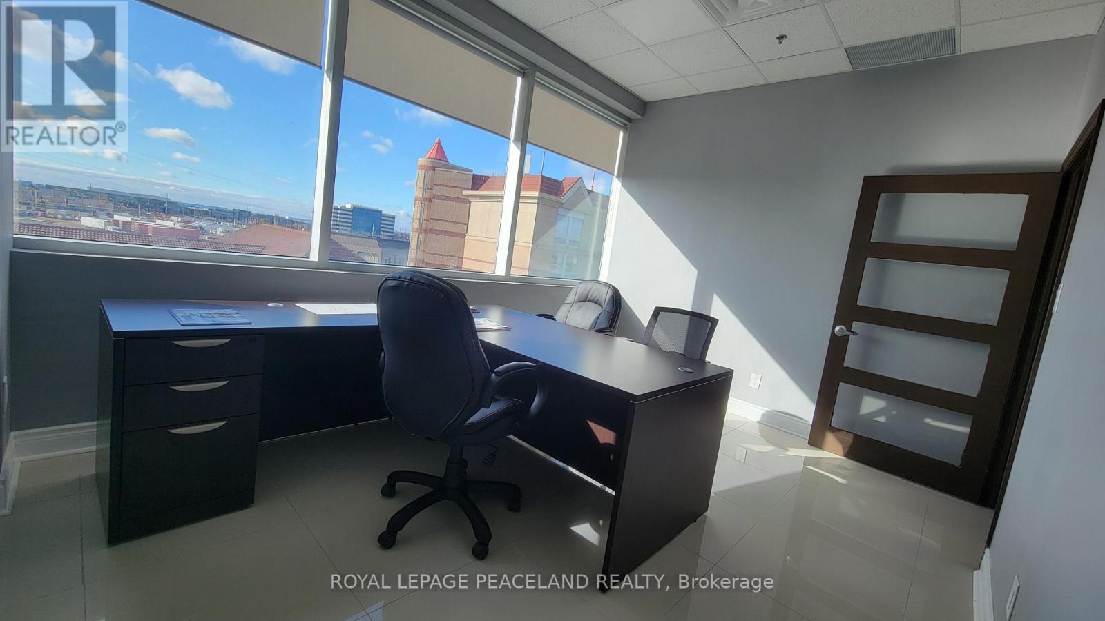 407 - 218 Export Boulevard, Mississauga, Ontario  L5S 1Y4 - Photo 6 - W12556806