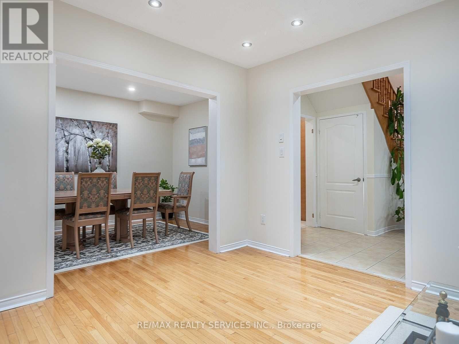 1 Pilgrim Place, Brampton, Ontario  L6X 4X9 - Photo 12 - W12556816