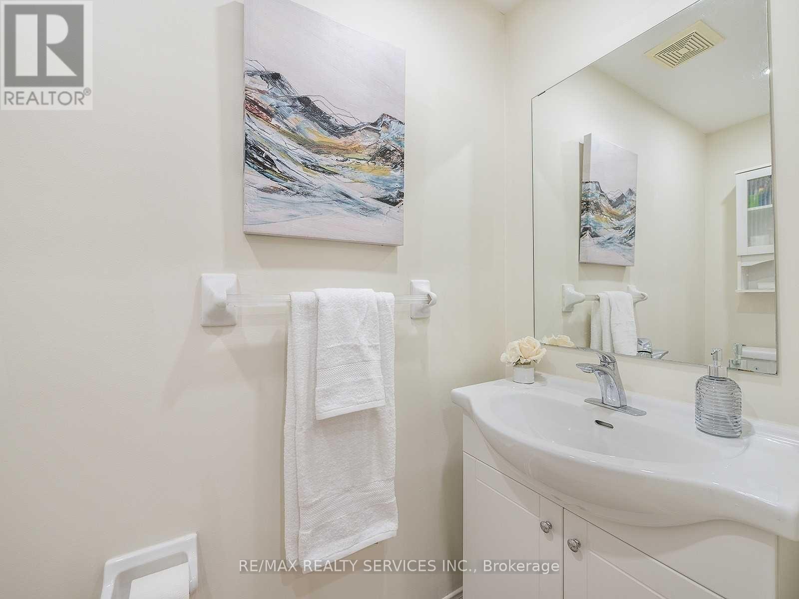 1 Pilgrim Place, Brampton, Ontario  L6X 4X9 - Photo 14 - W12556816