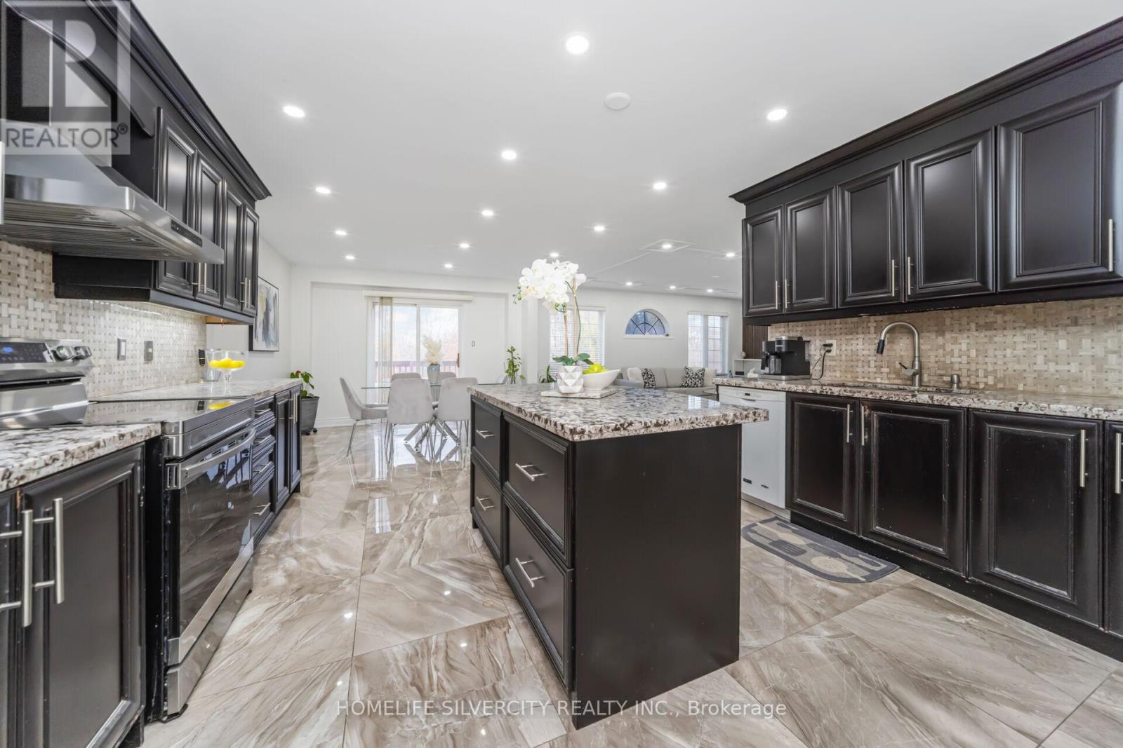 42 Avalanche Crescent, Brampton, Ontario  L6P 1M5 - Photo 15 - W12556822