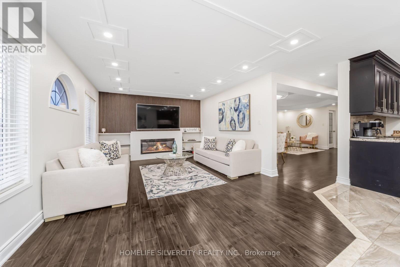 42 Avalanche Crescent, Brampton, Ontario  L6P 1M5 - Photo 8 - W12556822