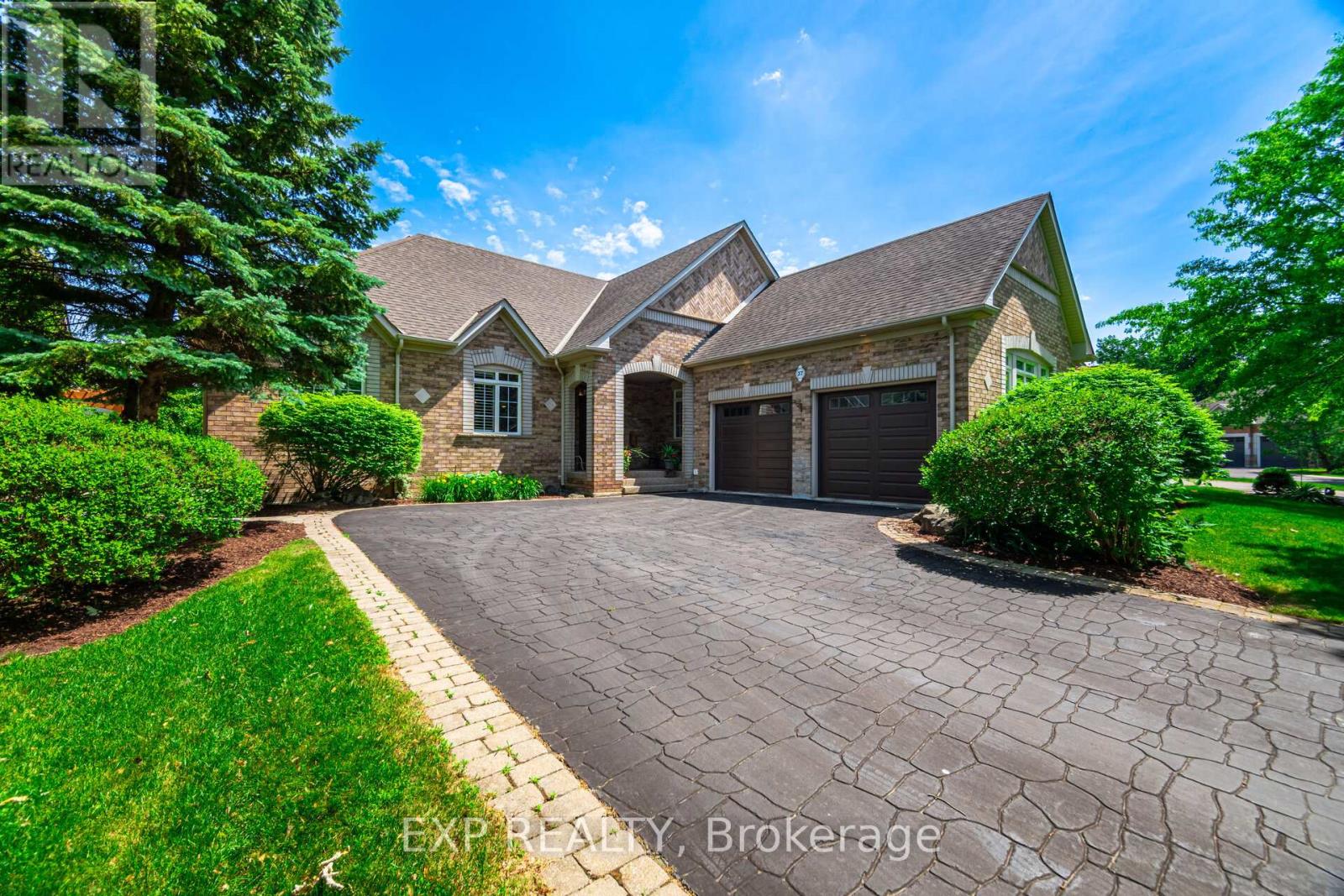 37 LINKS LANE, Brampton, Ontario