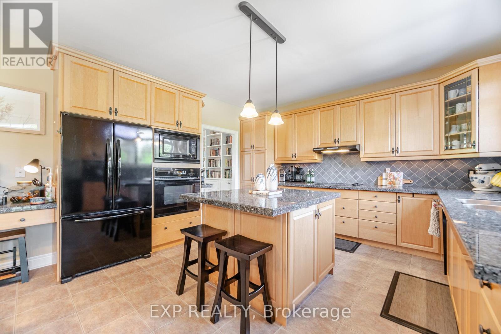 37 Links Lane, Brampton, Ontario  L6Y 5H2 - Photo 14 - W12556824