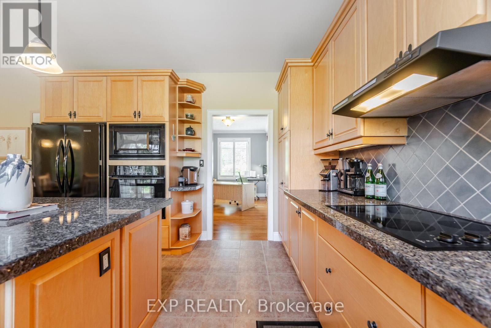 37 Links Lane, Brampton, Ontario  L6Y 5H2 - Photo 15 - W12556824