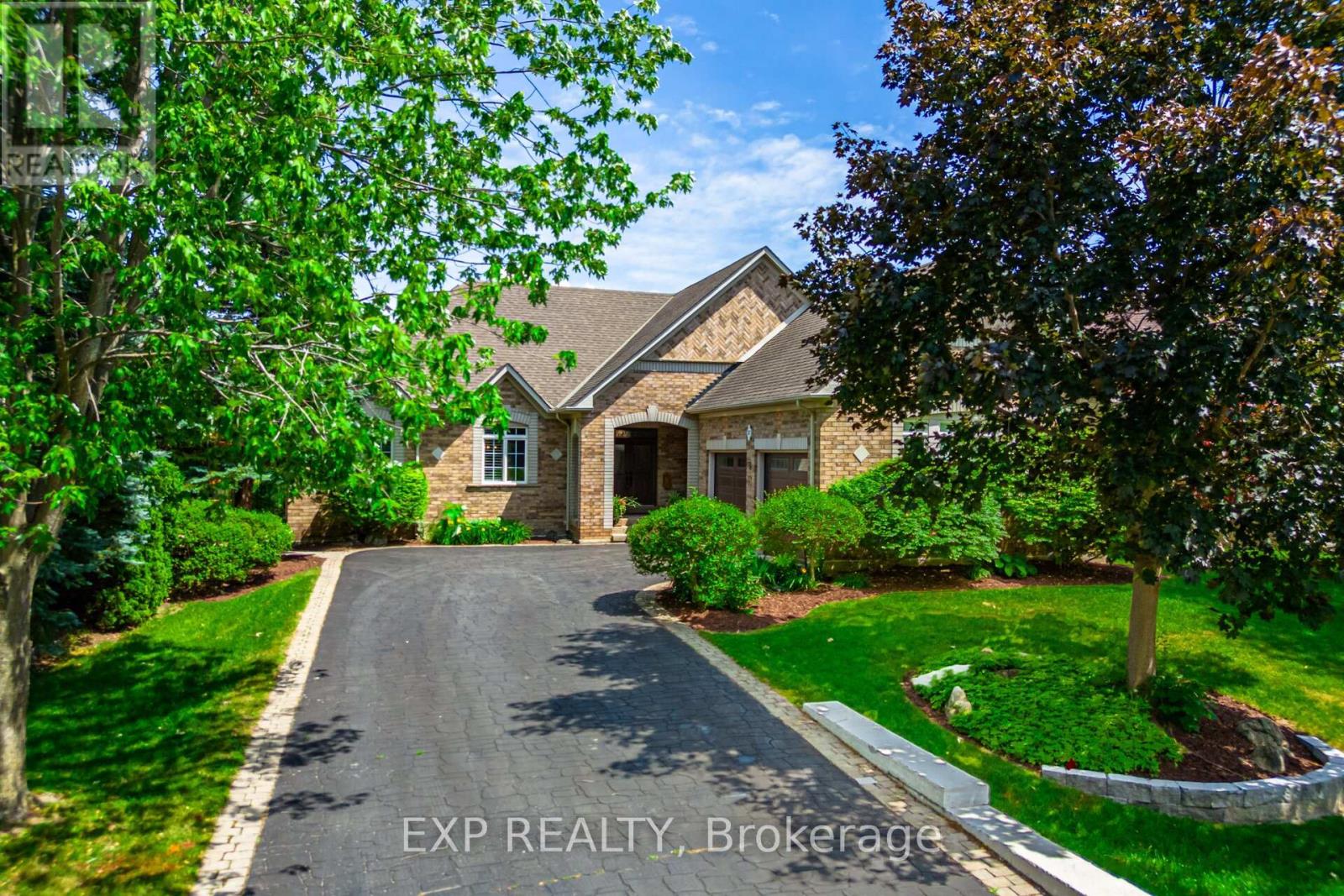 37 Links Lane, Brampton, Ontario  L6Y 5H2 - Photo 2 - W12556824