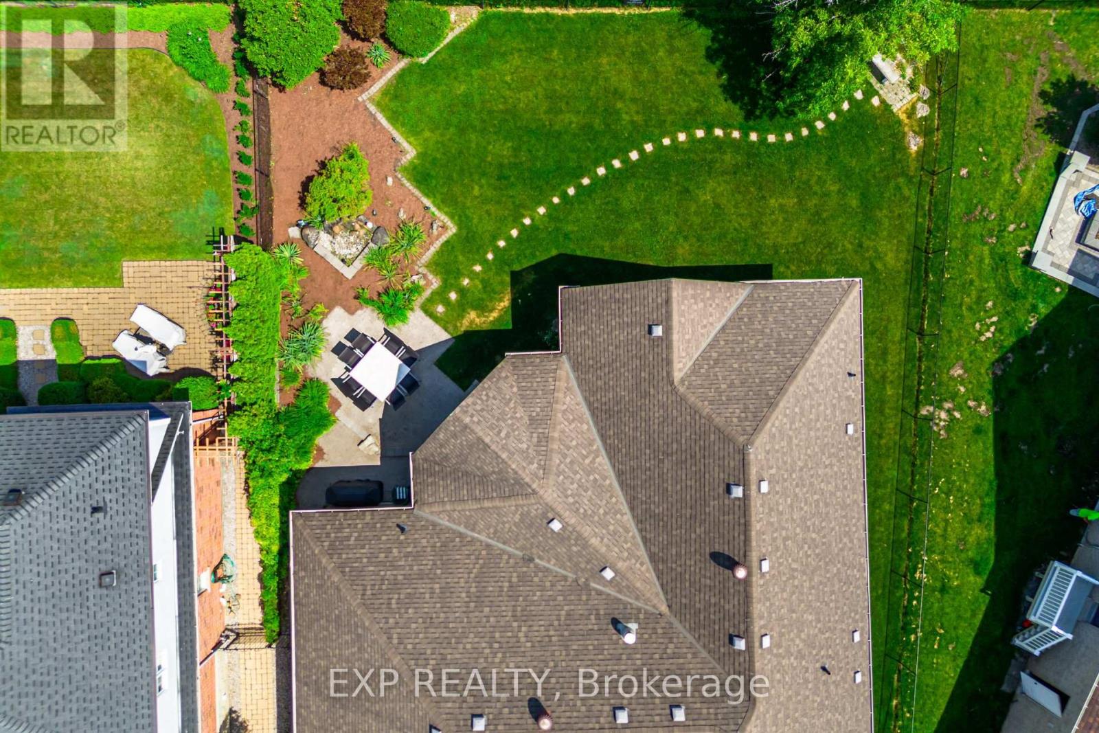 37 Links Lane, Brampton, Ontario  L6Y 5H2 - Photo 42 - W12556824