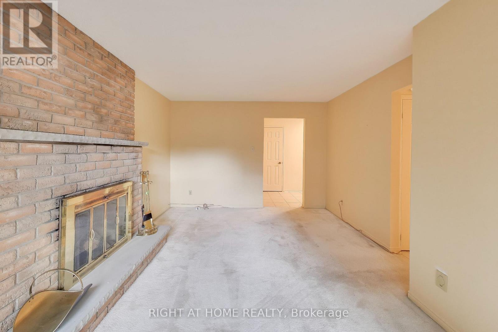 2436 Folkway Drive, Mississauga, Ontario  L5L 3N3 - Photo 12 - W12556826