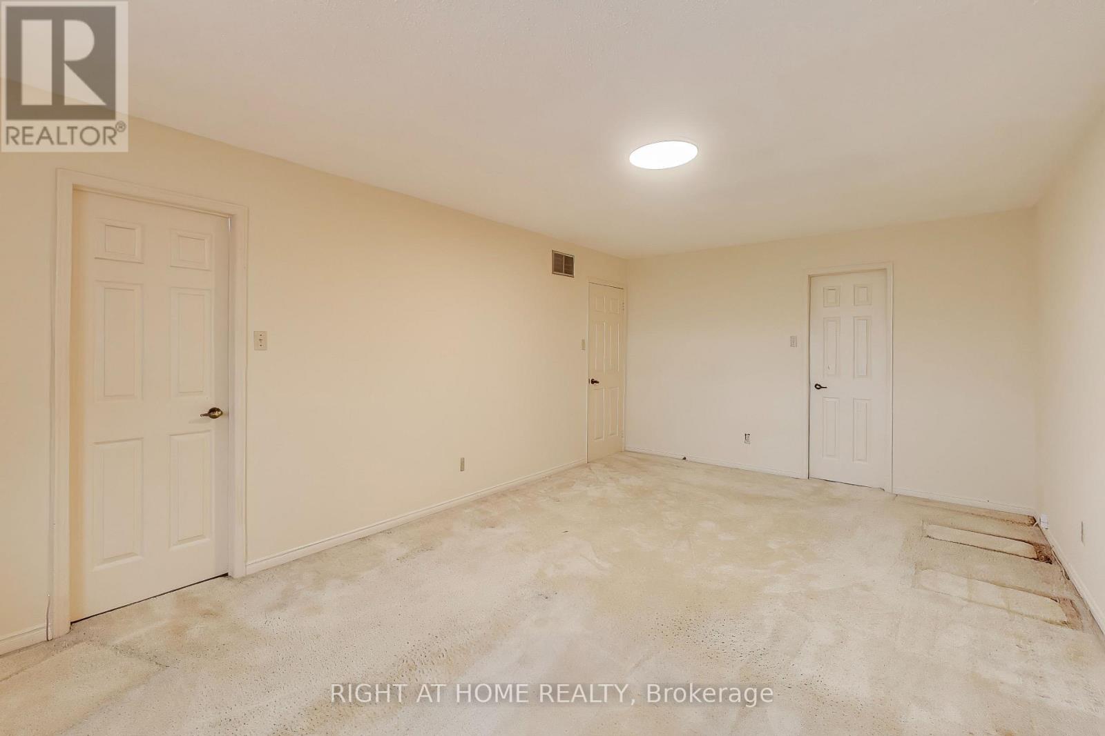 2436 Folkway Drive, Mississauga, Ontario  L5L 3N3 - Photo 15 - W12556826