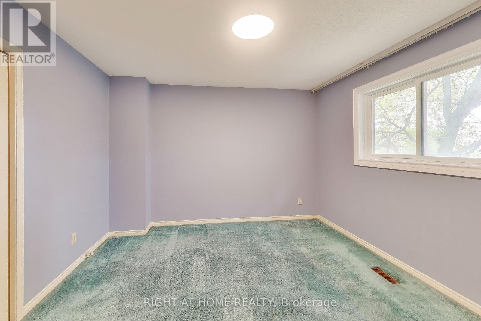 2436 Folkway Drive, Mississauga, Ontario  L5L 3N3 - Photo 18 - W12556826