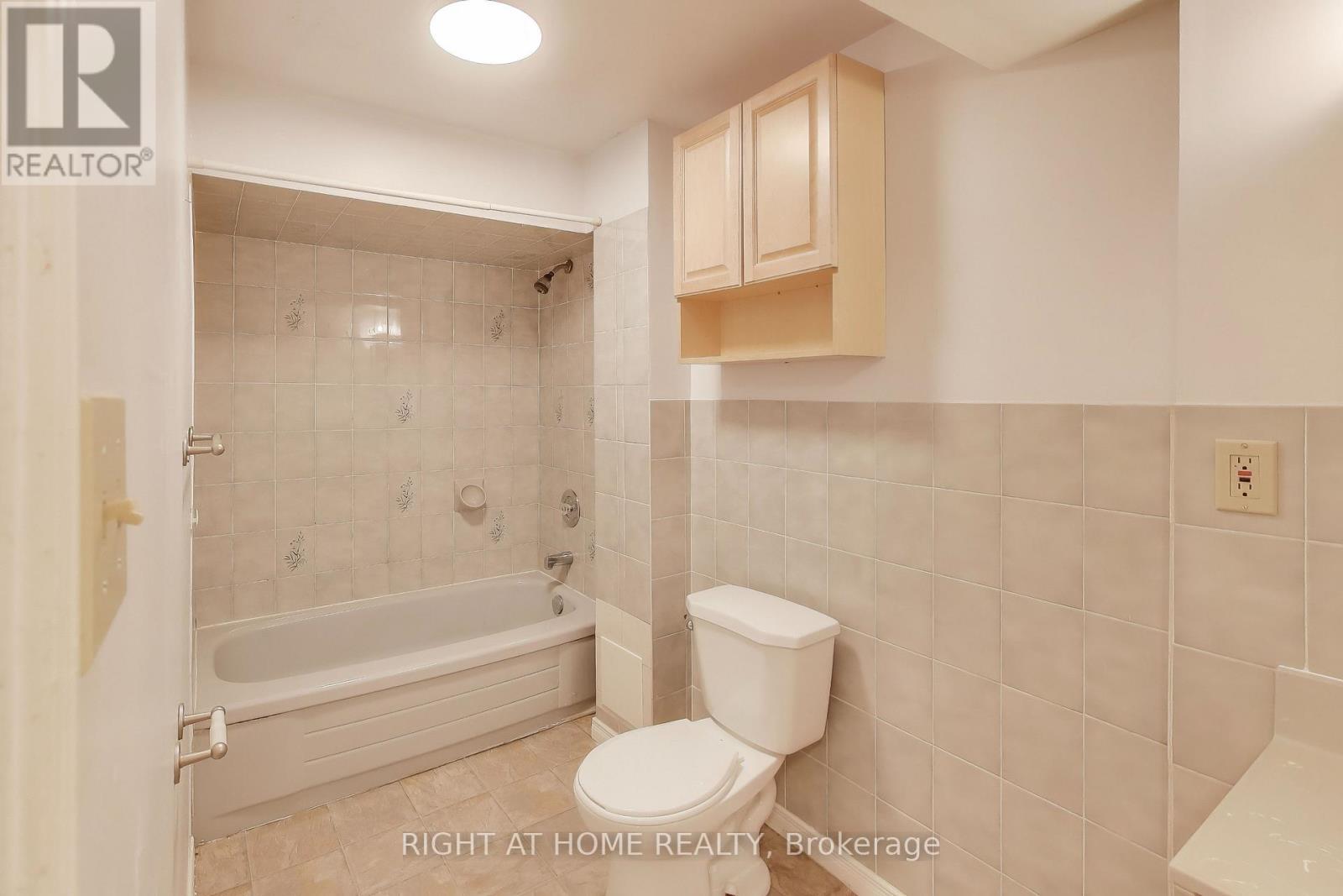 2436 Folkway Drive, Mississauga, Ontario  L5L 3N3 - Photo 30 - W12556826