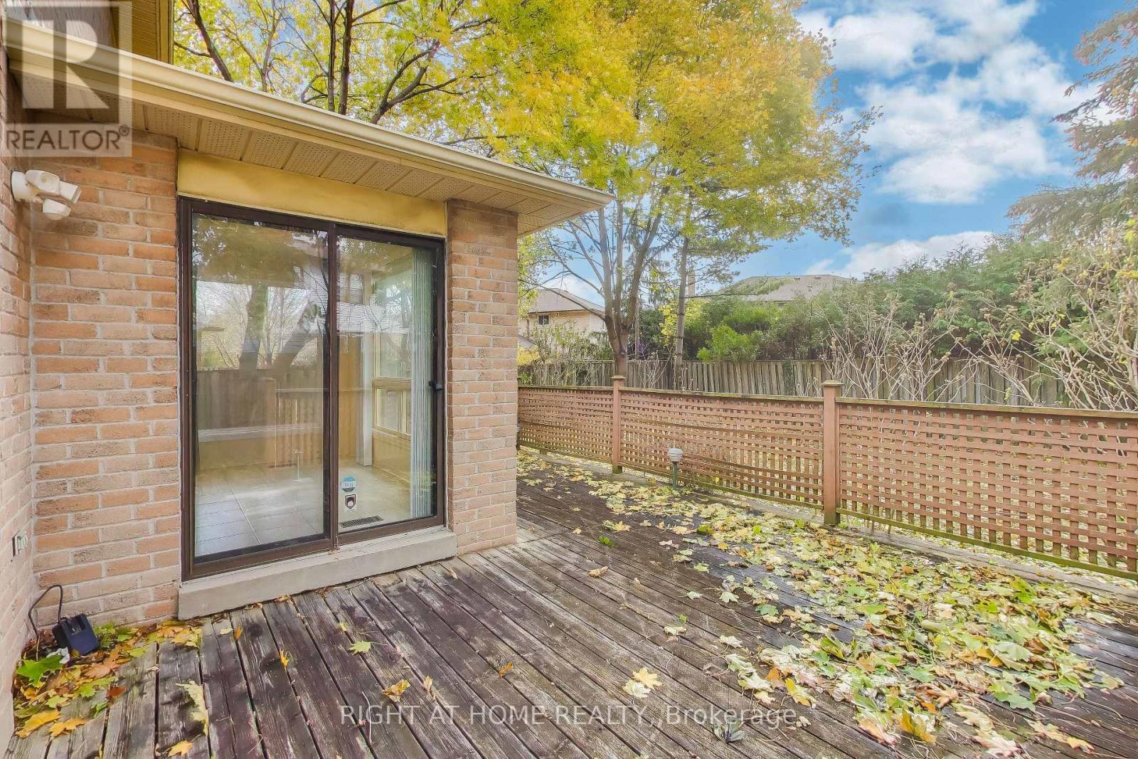 2436 Folkway Drive, Mississauga, Ontario  L5L 3N3 - Photo 31 - W12556826