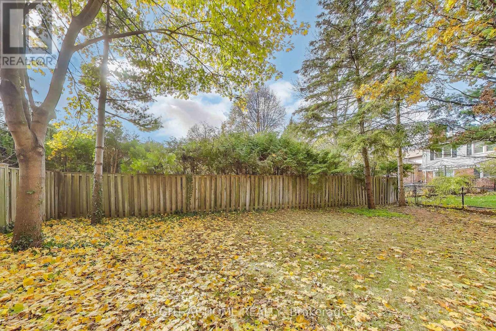 2436 Folkway Drive, Mississauga, Ontario  L5L 3N3 - Photo 36 - W12556826