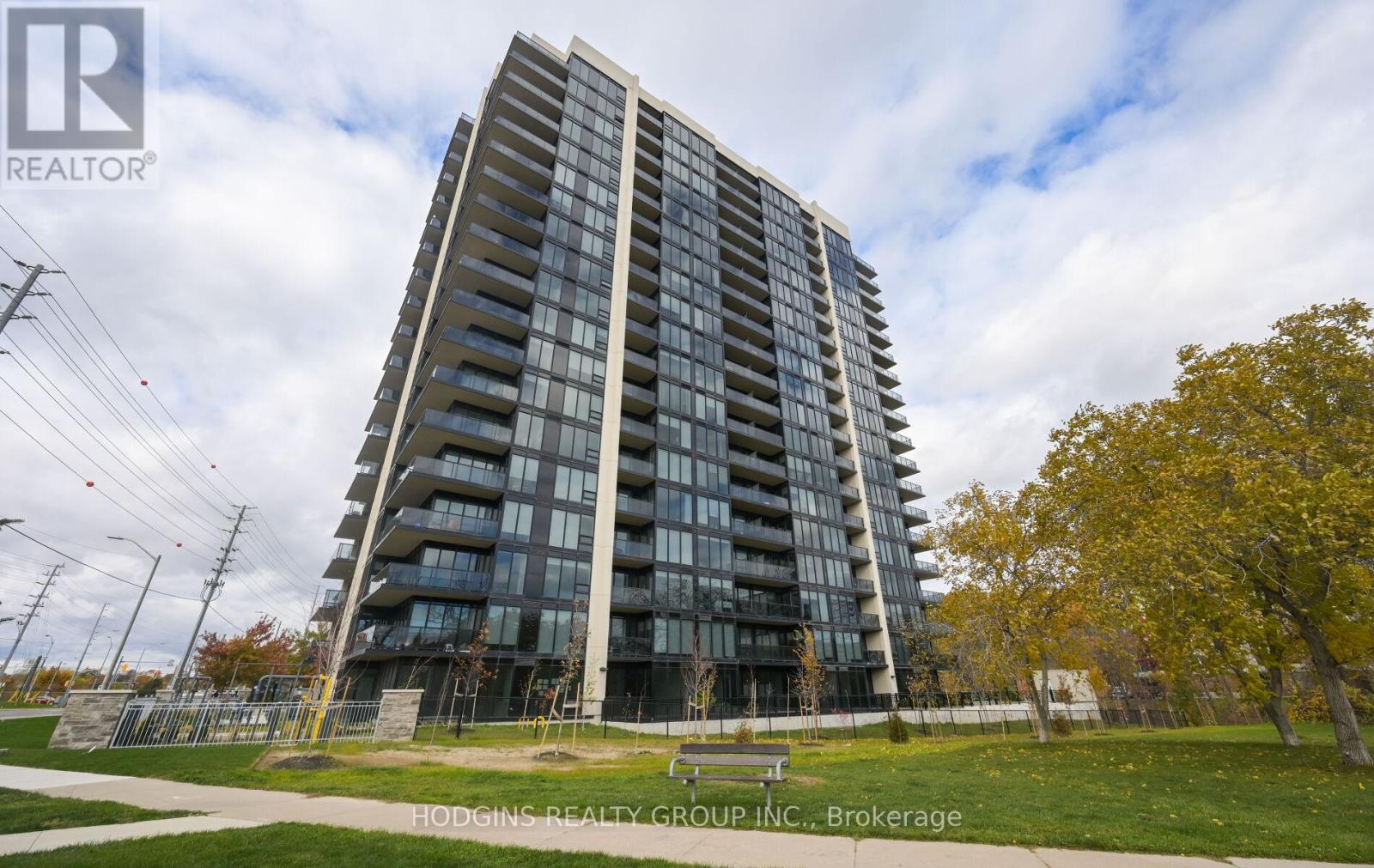 609 - 1035 Southdown Road, Mississauga, Ontario  L5J 0A2 - Photo 1 - W12556830