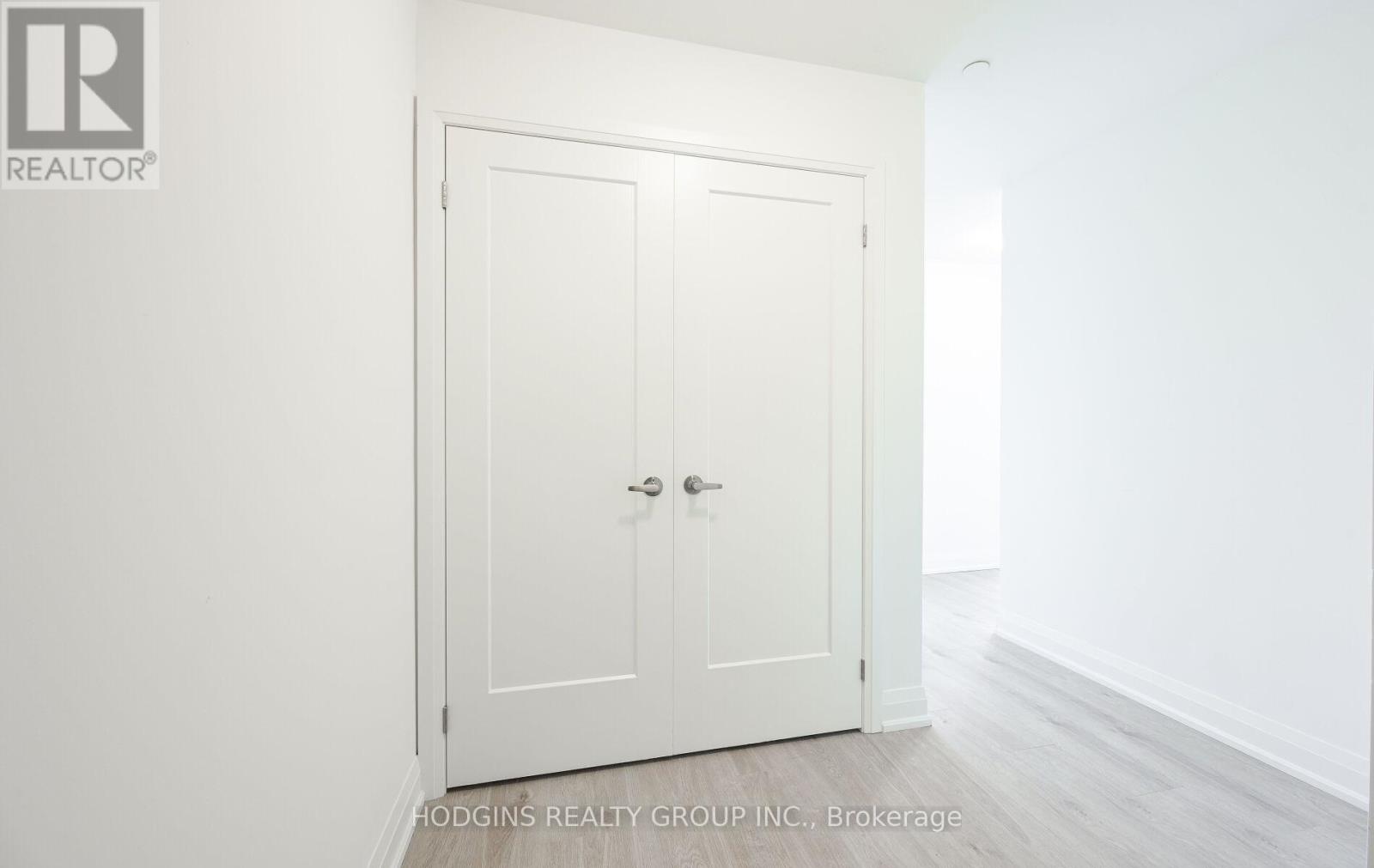 609 - 1035 Southdown Road, Mississauga, Ontario  L5J 0A2 - Photo 3 - W12556830