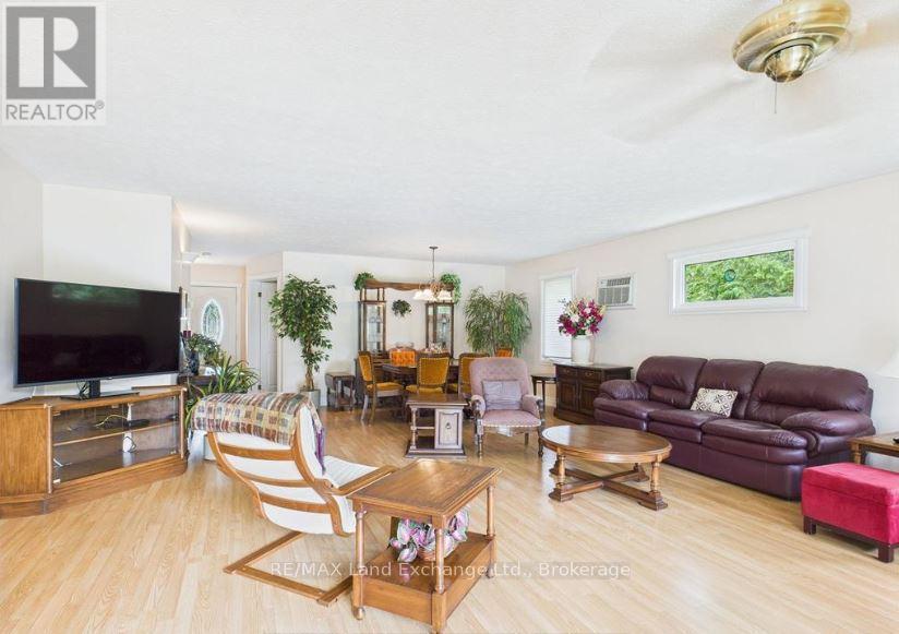 119 Seneca Street, Huron-Kinloss, Ontario  N2Z 2X3 - Photo 3 - X12556936