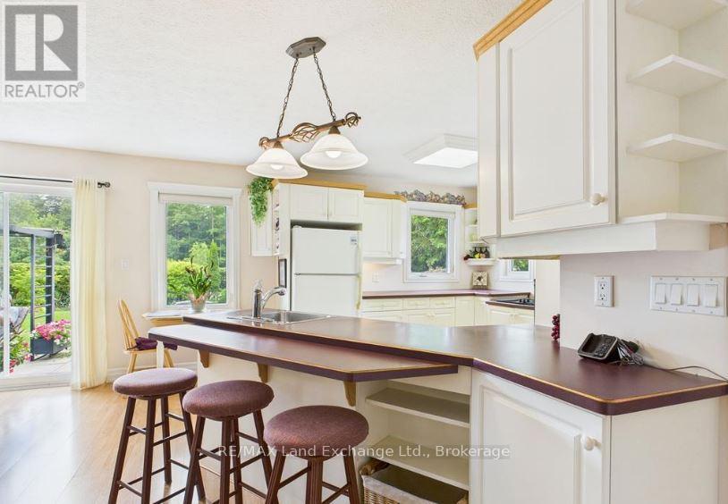 119 Seneca Street, Huron-Kinloss, Ontario  N2Z 2X3 - Photo 6 - X12556936