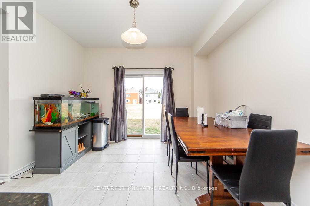 260 Beechwood Forest Lane, Gravenhurst, Ontario  P1P 1A7 - Photo 19 - X12556792