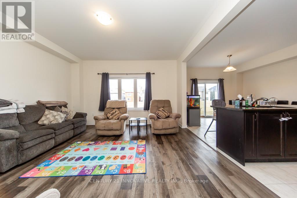 260 Beechwood Forest Lane, Gravenhurst, Ontario  P1P 1A7 - Photo 9 - X12556792