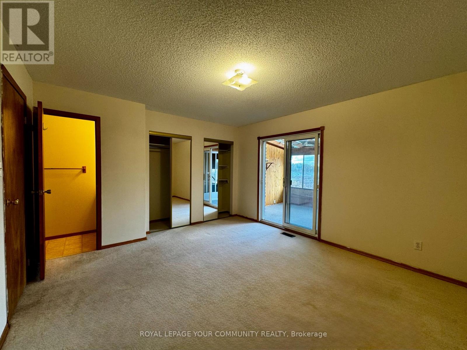 586 Rohallion Road, Kawartha Lakes, Ontario  L0K 1B0 - Photo 12 - X12556812