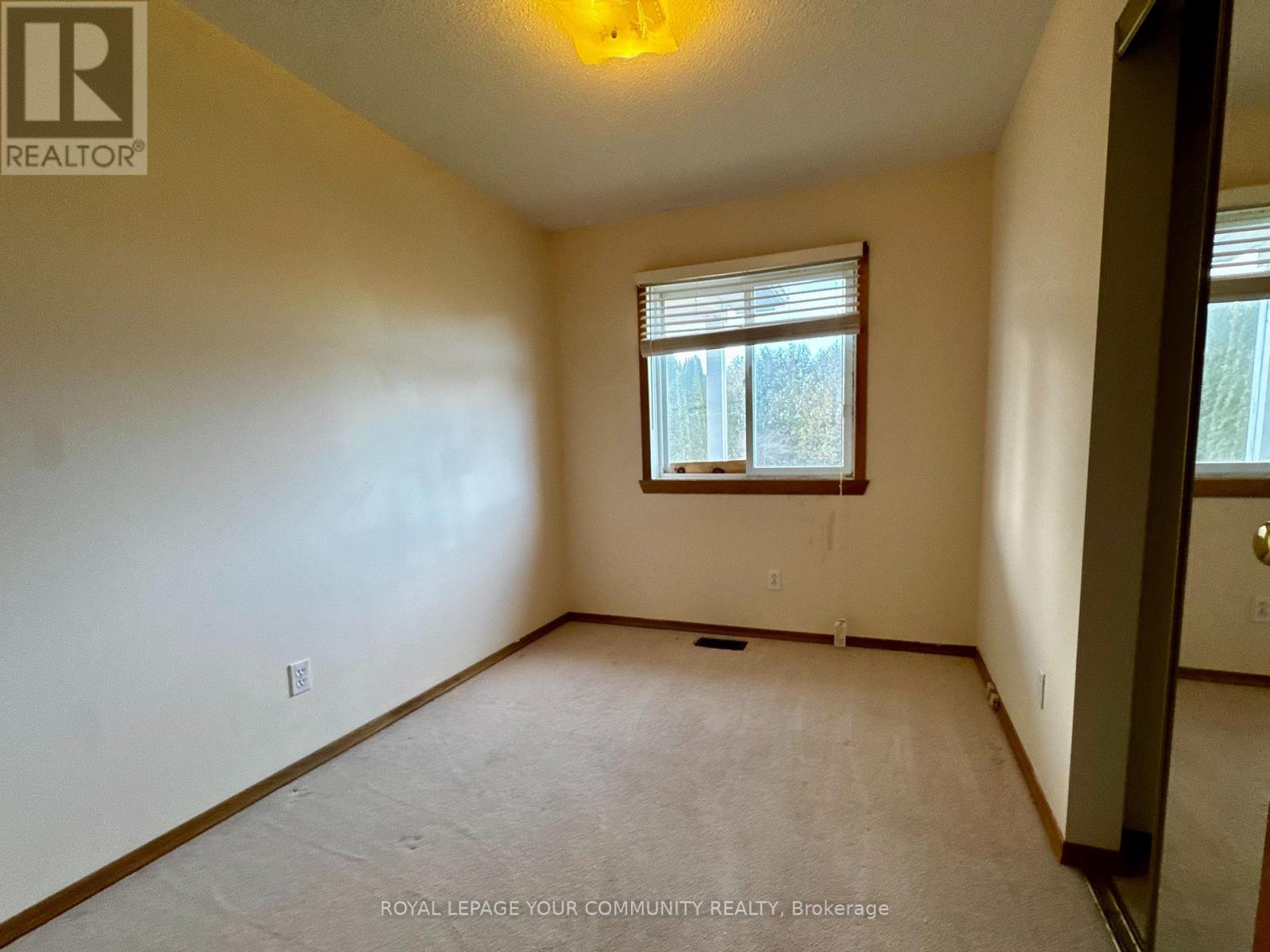 586 Rohallion Road, Kawartha Lakes, Ontario  L0K 1B0 - Photo 15 - X12556812