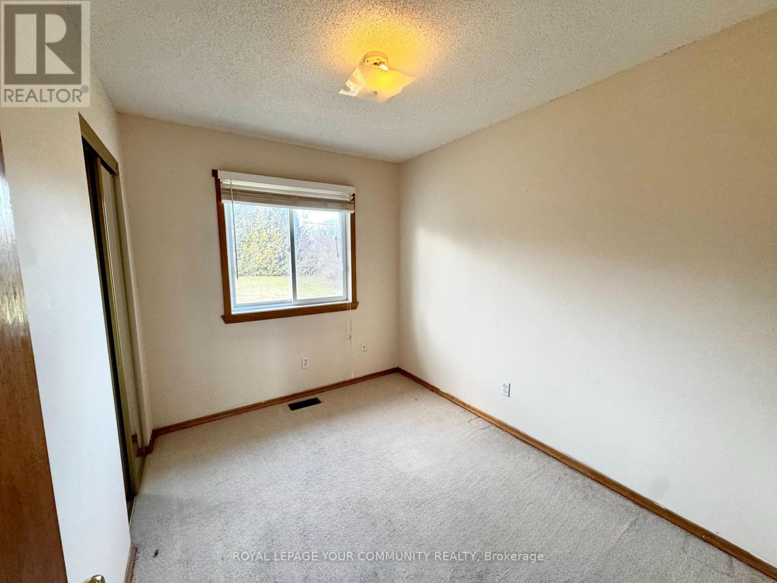 586 Rohallion Road, Kawartha Lakes, Ontario  L0K 1B0 - Photo 16 - X12556812