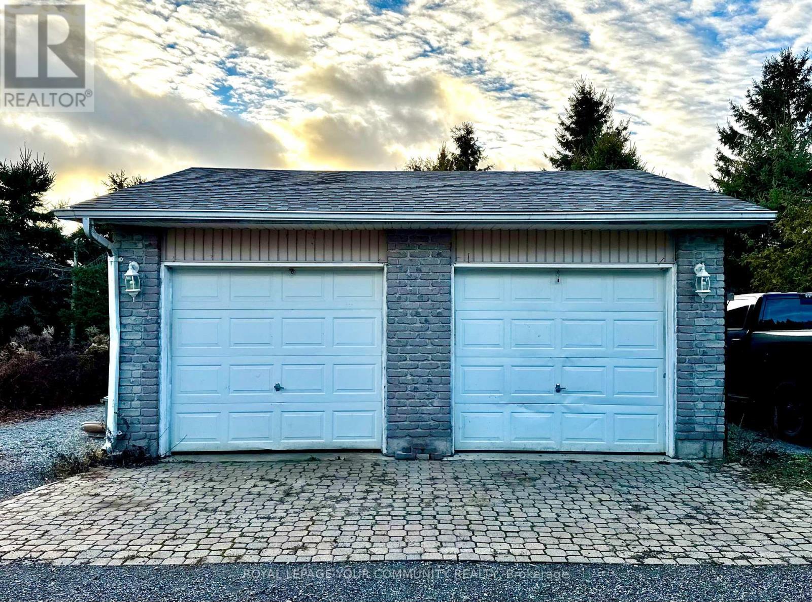 586 Rohallion Road, Kawartha Lakes, Ontario  L0K 1B0 - Photo 4 - X12556812