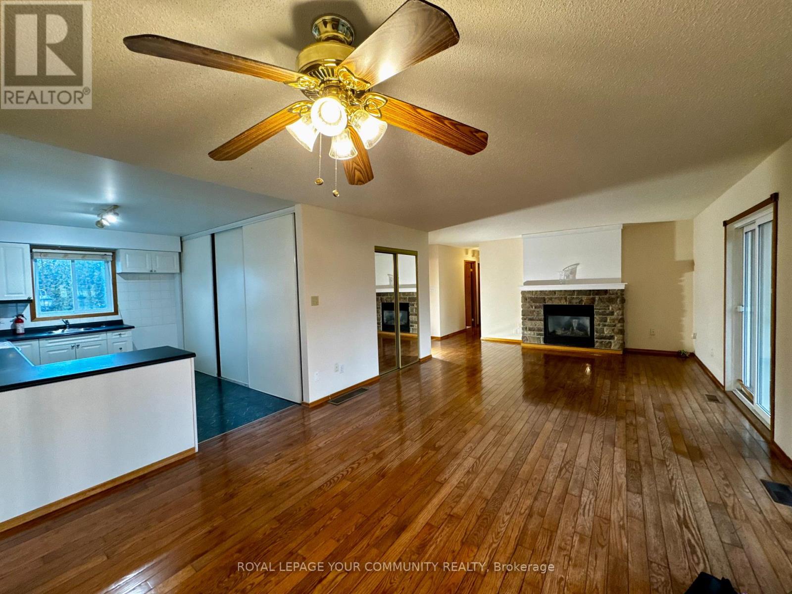 586 Rohallion Road, Kawartha Lakes, Ontario  L0K 1B0 - Photo 8 - X12556812