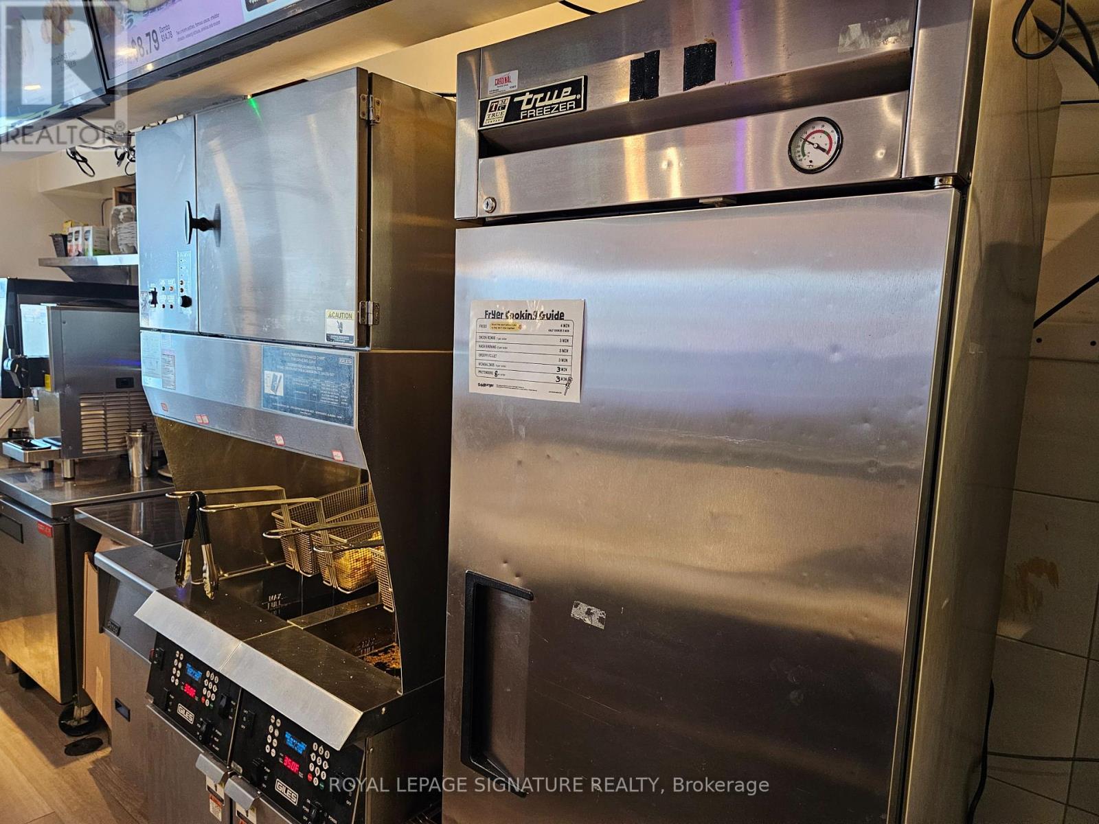 13458 Tecumseh Road E, Windsor, Ontario  N8N 3N7 - Photo 8 - X12556840