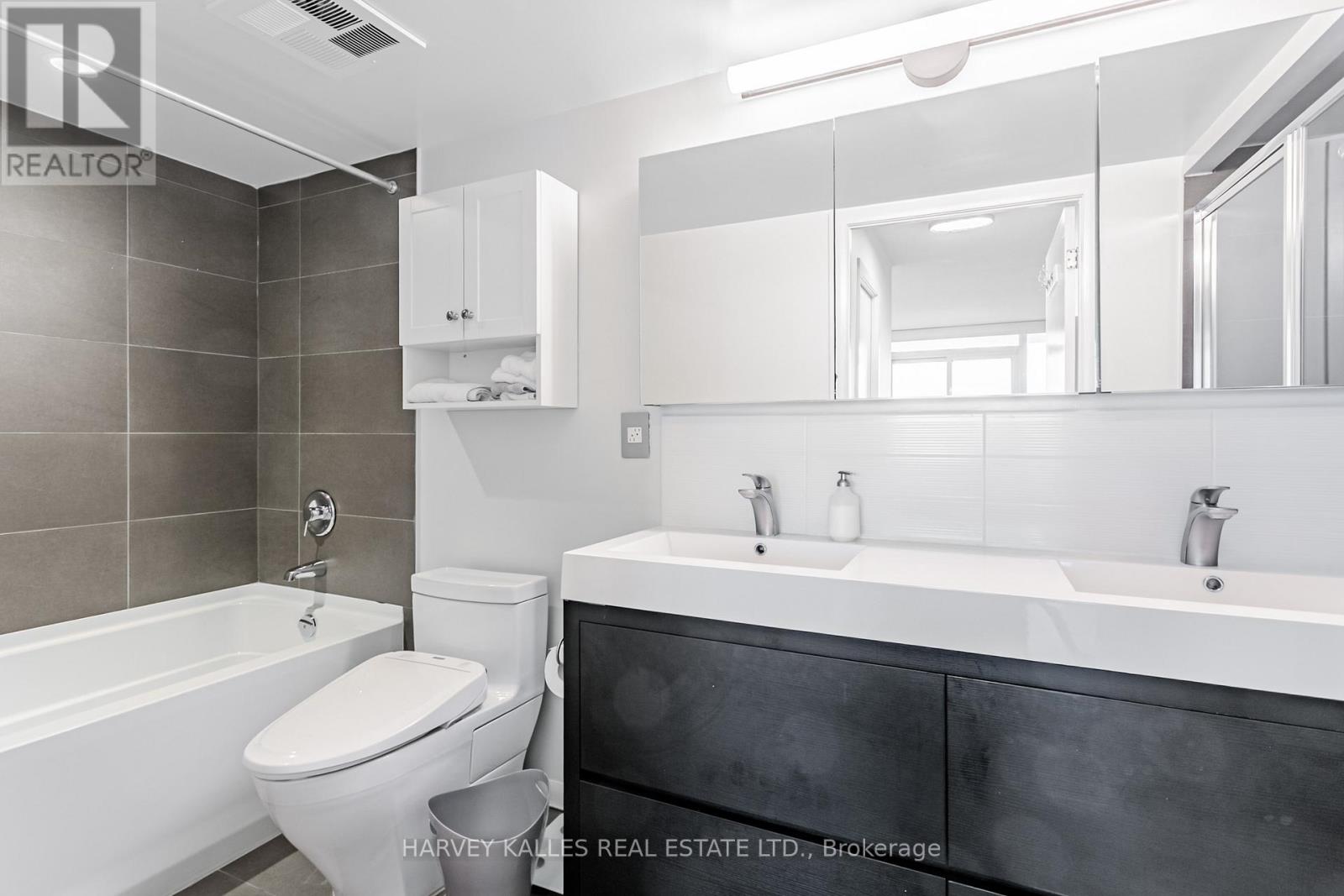 1610 - 96 St Patrick Street, Toronto, Ontario  M5T 1V2 - Photo 12 - C12556874