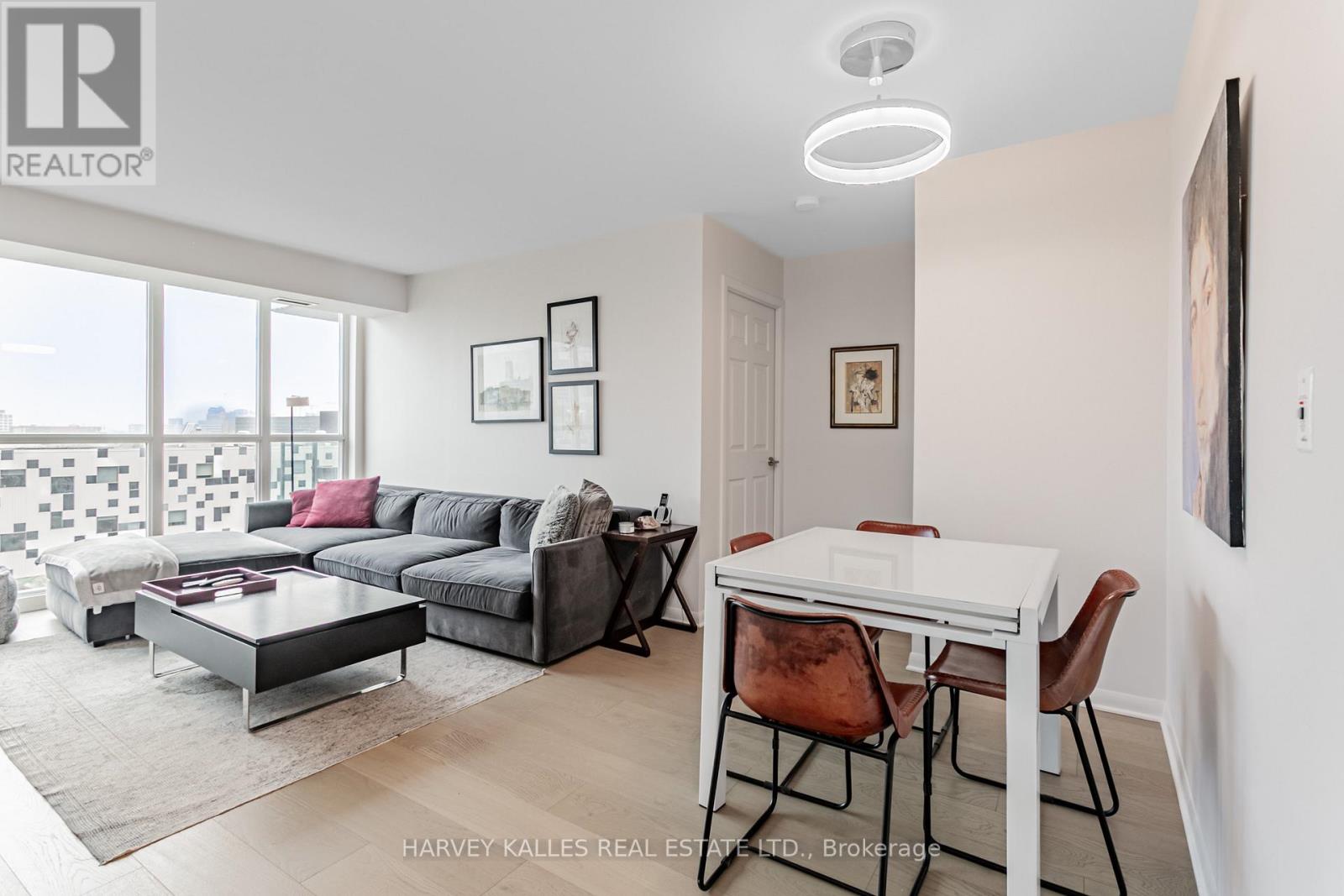 1610 - 96 St Patrick Street, Toronto, Ontario  M5T 1V2 - Photo 4 - C12556874