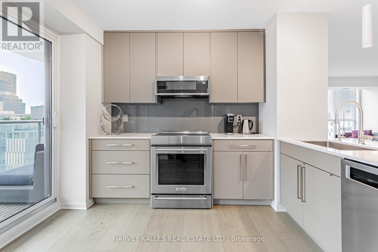 1610 - 96 St Patrick Street, Toronto, Ontario  M5T 1V2 - Photo 7 - C12556874