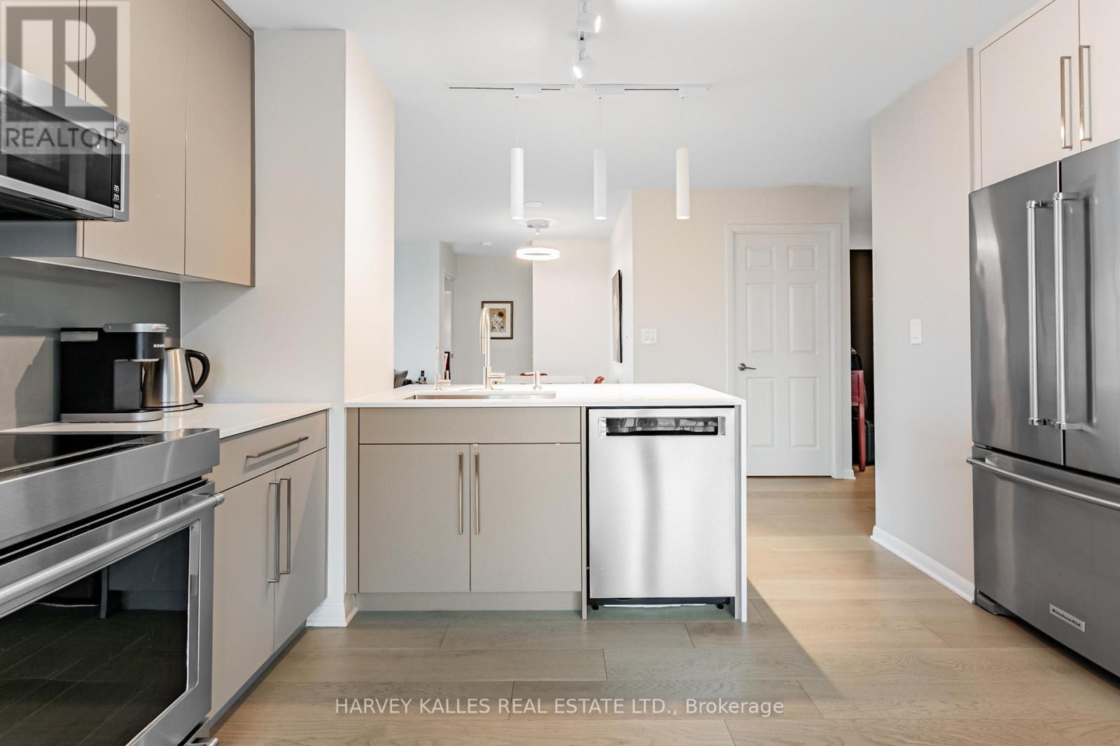 1610 - 96 St Patrick Street, Toronto, Ontario  M5T 1V2 - Photo 8 - C12556874