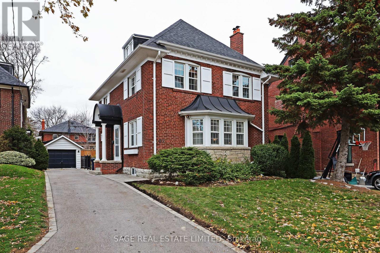 92 CHATSWORTH DRIVE, Toronto, Ontario