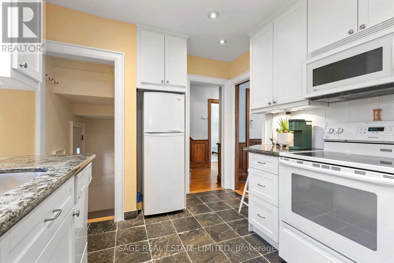 92 Chatsworth Drive, Toronto, Ontario  M4R 1R7 - Photo 16 - C12556898