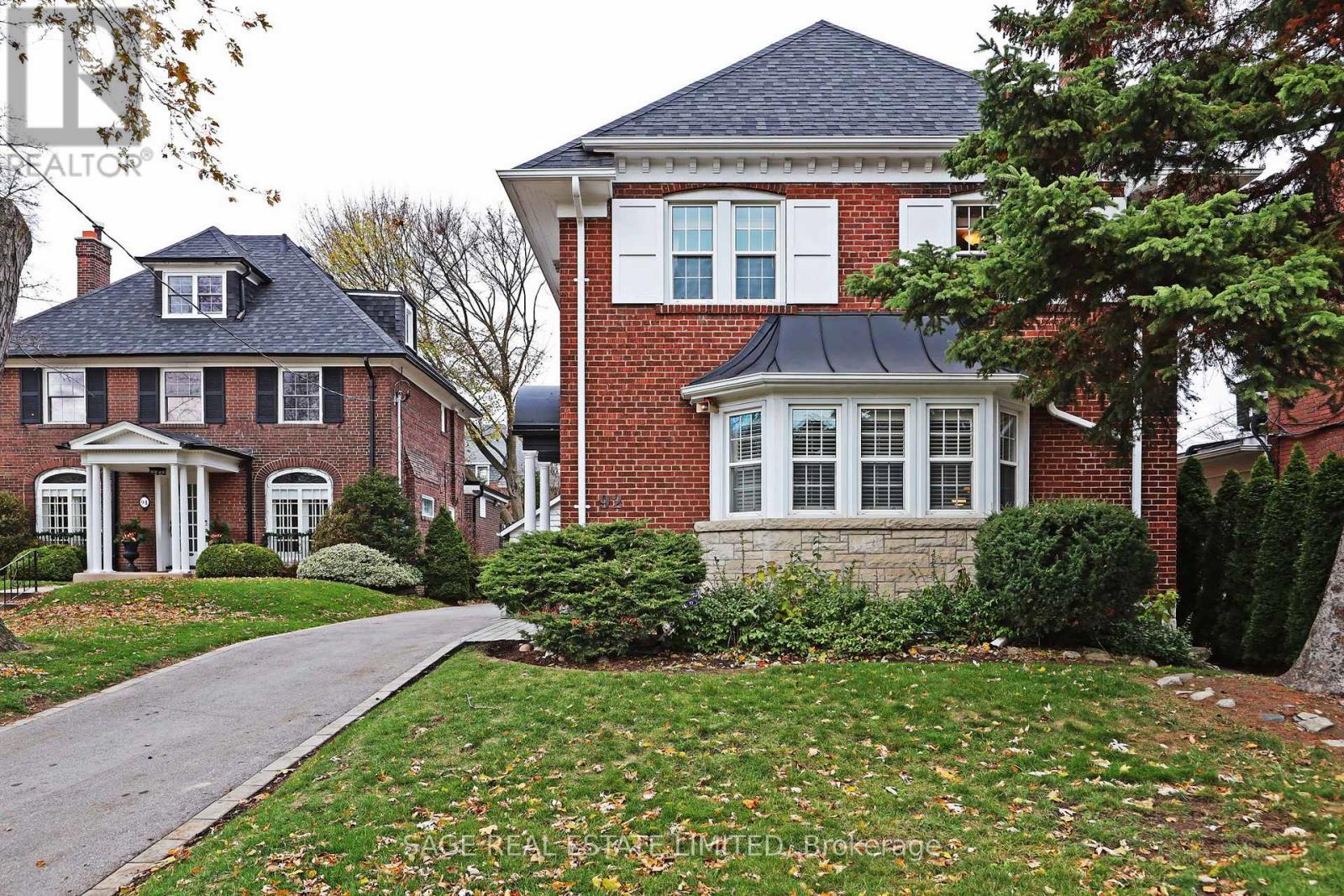 92 Chatsworth Drive, Toronto, Ontario  M4R 1R7 - Photo 3 - C12556898