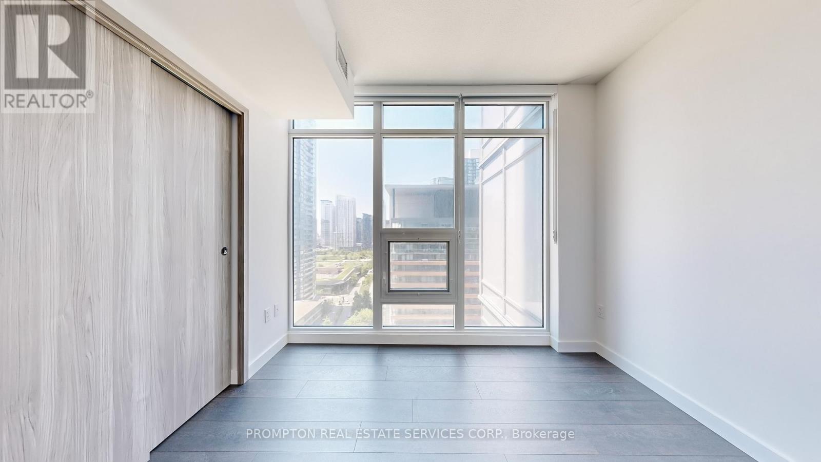 2311 - 3 Concord Cityplace Way, Toronto, Ontario  M5V 0X4 - Photo 19 - C12556954