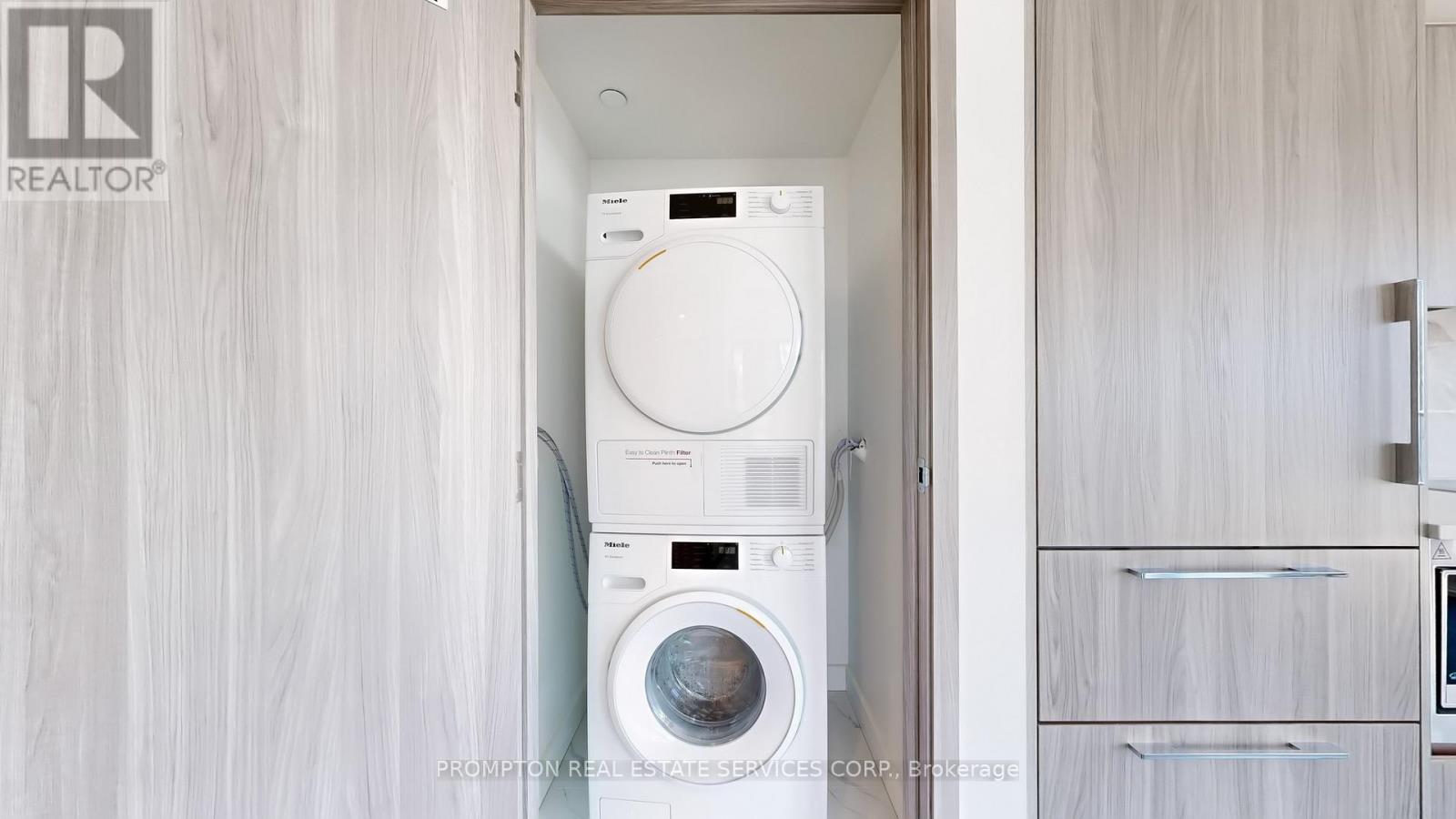 2311 - 3 Concord Cityplace Way, Toronto, Ontario  M5V 0X4 - Photo 27 - C12556954