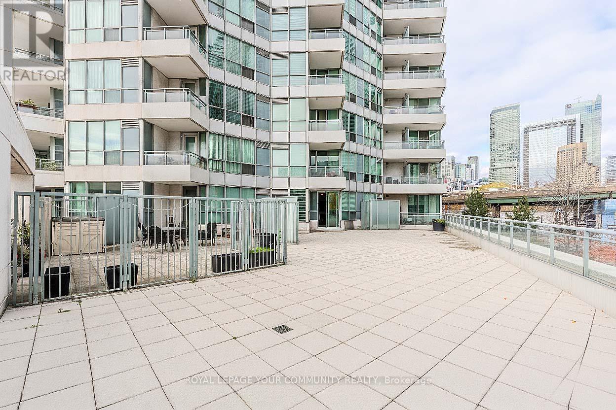 205 - 228 Queens Quay W, Toronto, Ontario  M5J 2X1 - Photo 31 - C12556708