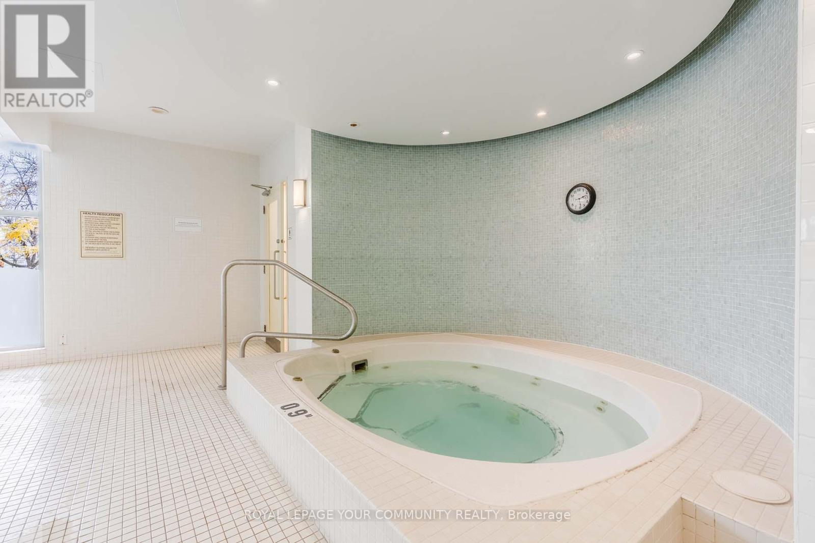 205 - 228 Queens Quay W, Toronto, Ontario  M5J 2X1 - Photo 37 - C12556708