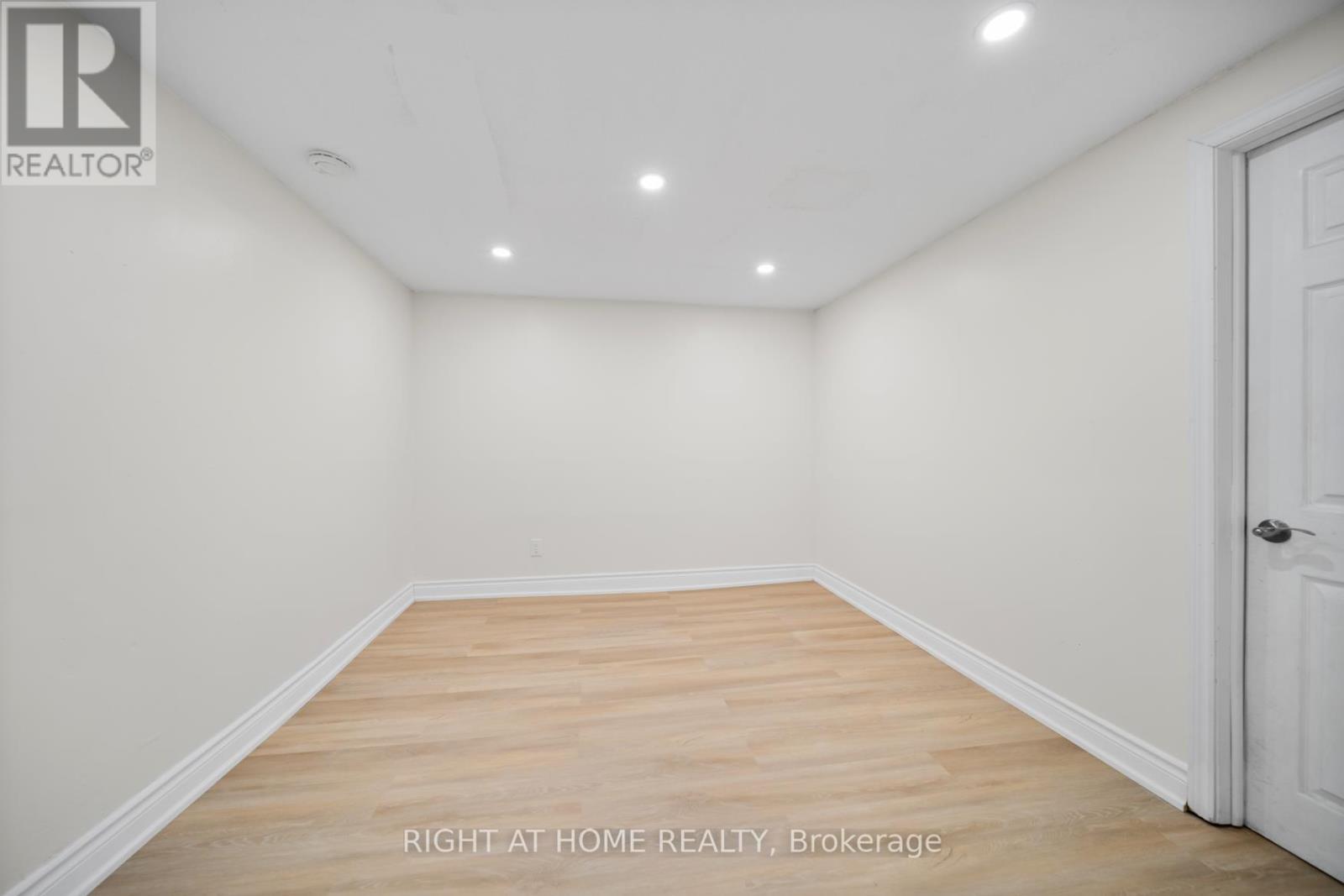 18 Josaly Drive, Toronto, Ontario  M1C 2N5 - Photo 11 - E12556858