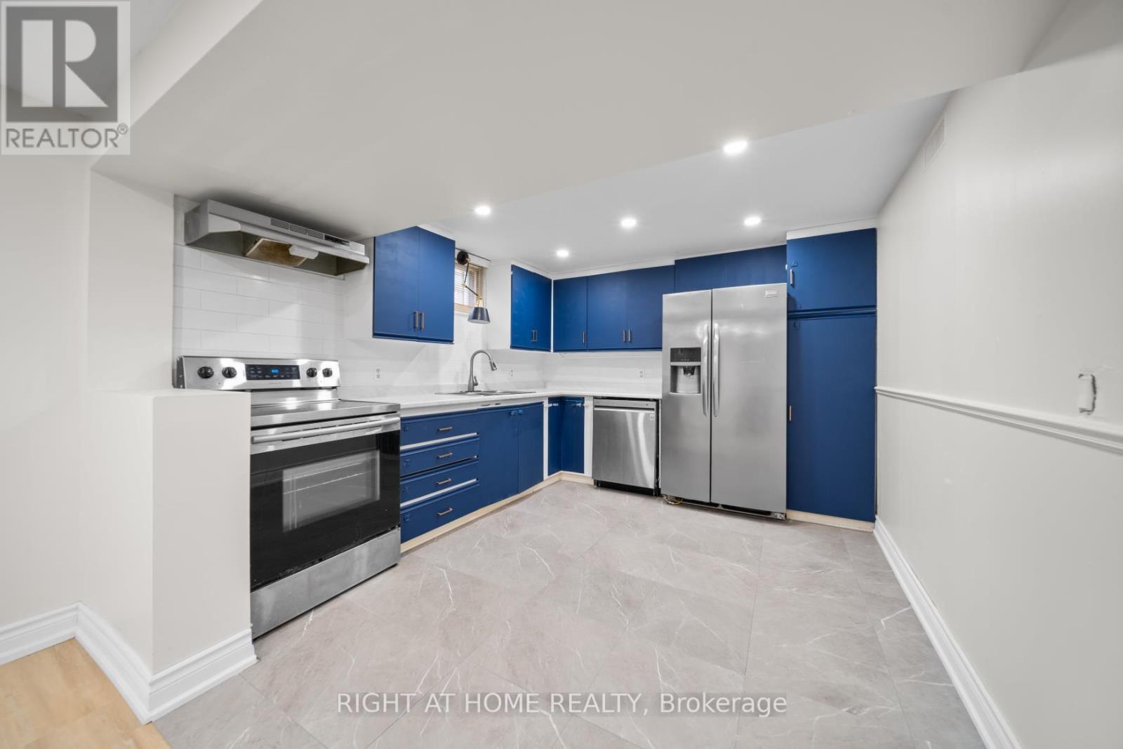 18 Josaly Drive, Toronto, Ontario  M1C 2N5 - Photo 7 - E12556858