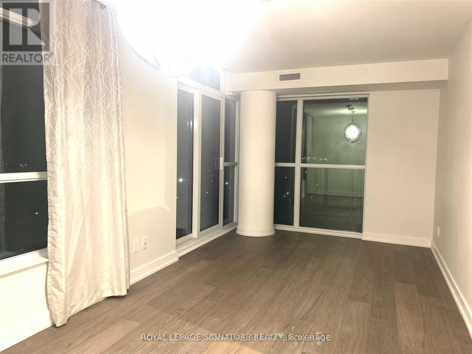 1114 - 8 Trent Avenue, Toronto, Ontario  M4C 0A6 - Photo 4 - E12556884