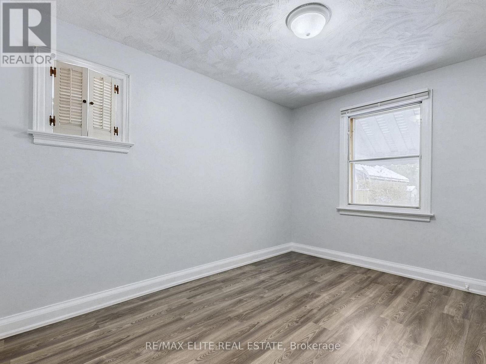 63 St Hubert Avenue, Toronto, Ontario  M4J 3Z2 - Photo 17 - E12556894