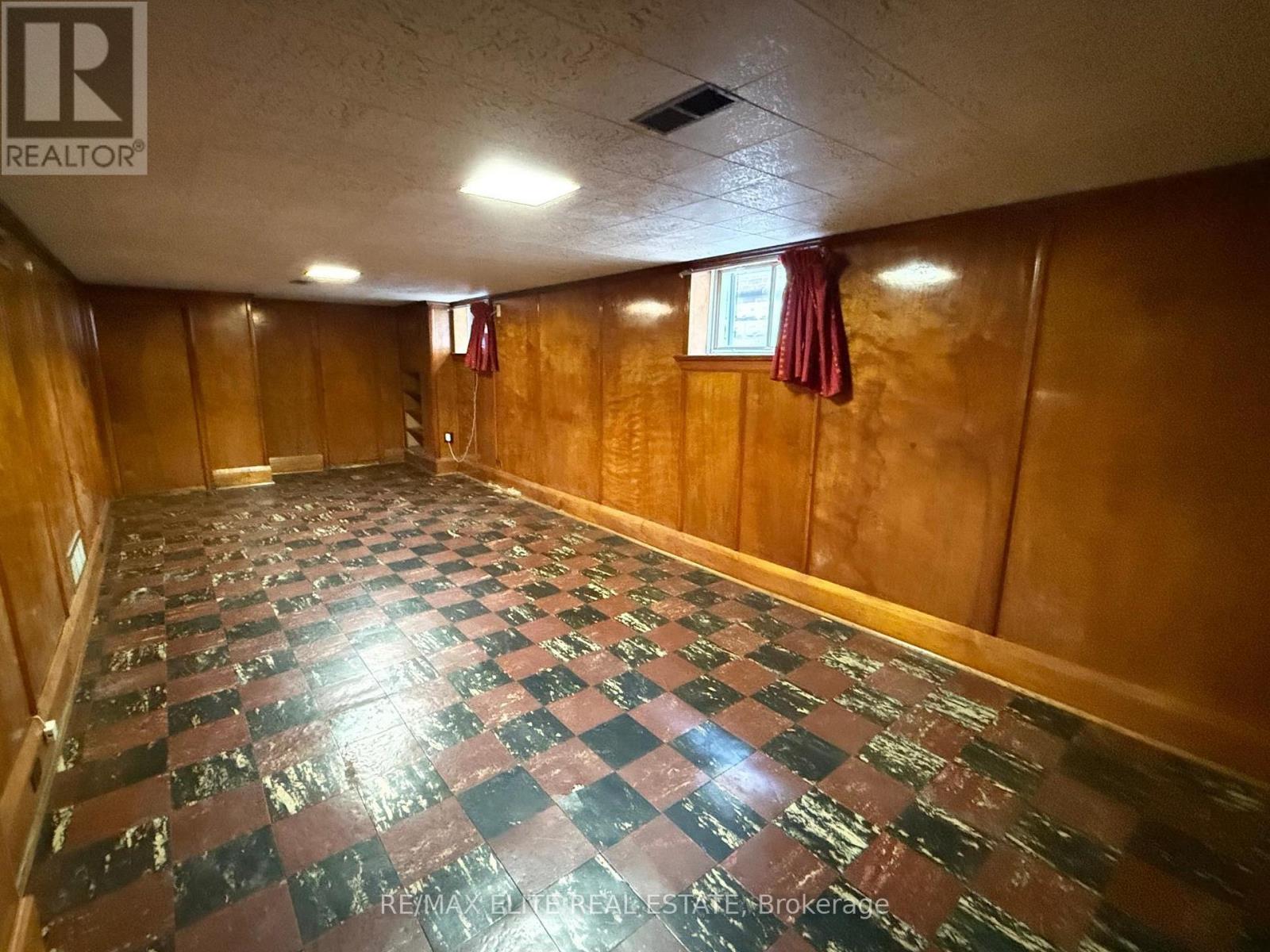 63 St Hubert Avenue, Toronto, Ontario  M4J 3Z2 - Photo 24 - E12556894