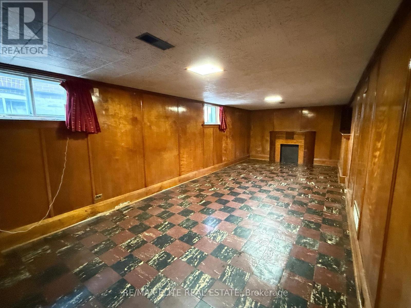 63 St Hubert Avenue, Toronto, Ontario  M4J 3Z2 - Photo 25 - E12556894